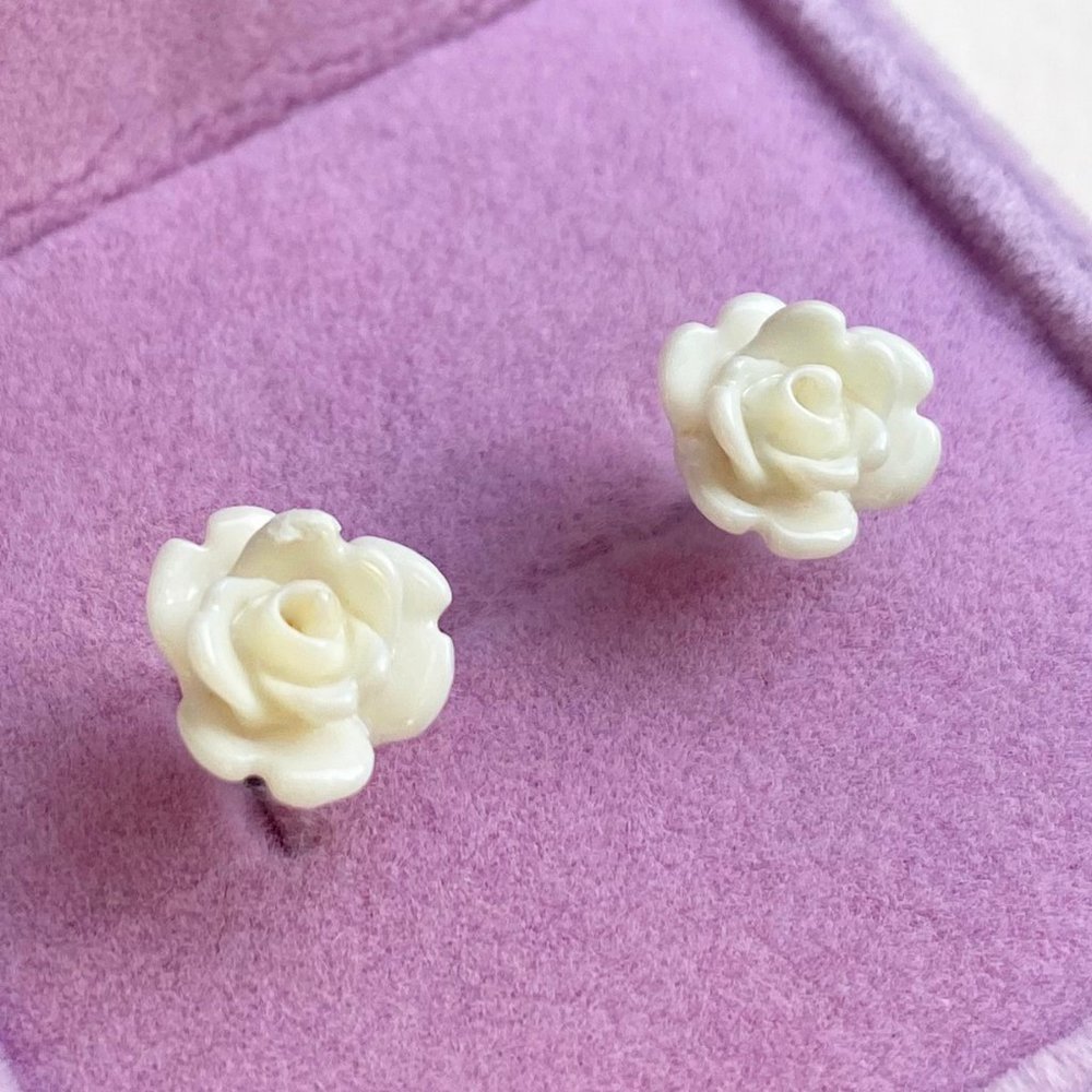 White rose stud earrings, funny flower earrings vintage 90s 2000s